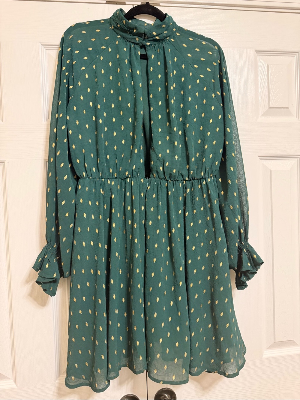 Green Long-Sleeve Tie-Neck Polka Dot Dress